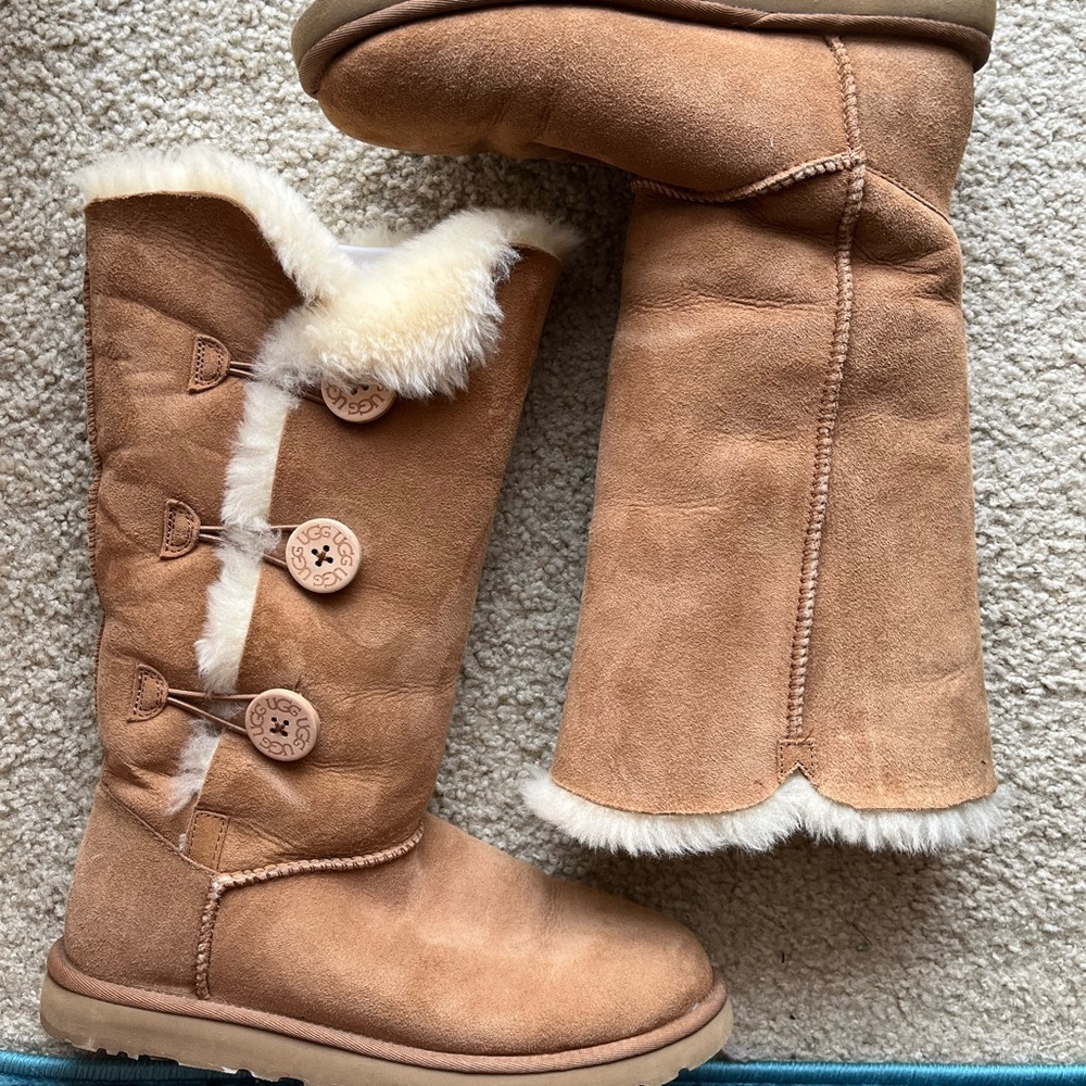 Bailey Button Uggs - image 2
